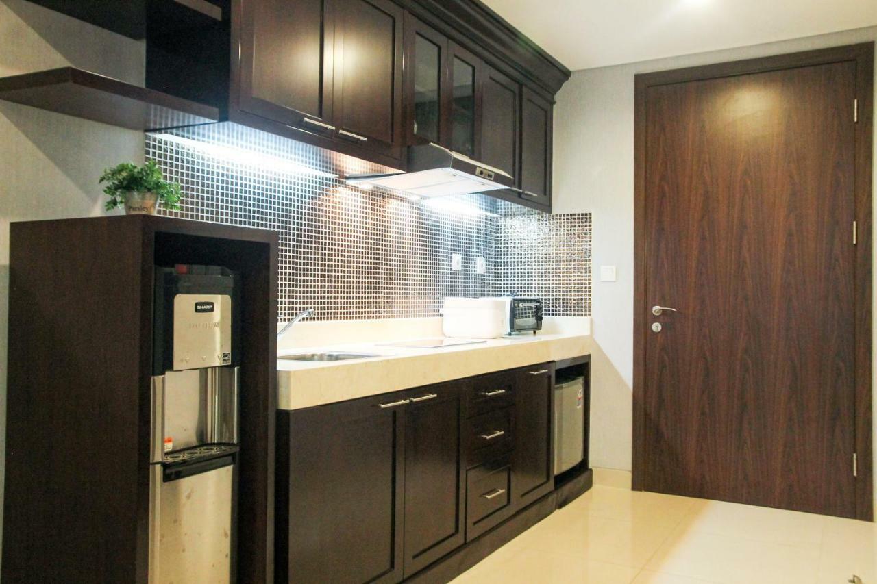 Elegant 1Br Kemang Village Apartment By Travelio Jacarta Exterior foto