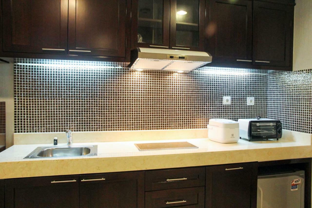 Elegant 1Br Kemang Village Apartment By Travelio Jacarta Exterior foto